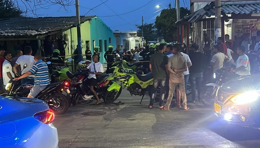 La Policía acordonó el área de los hechos. 