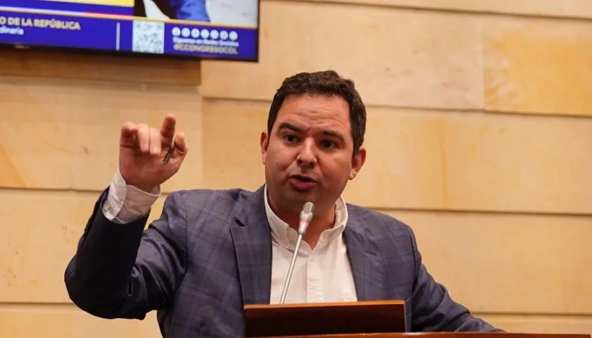 El senador Carlos Meisel.