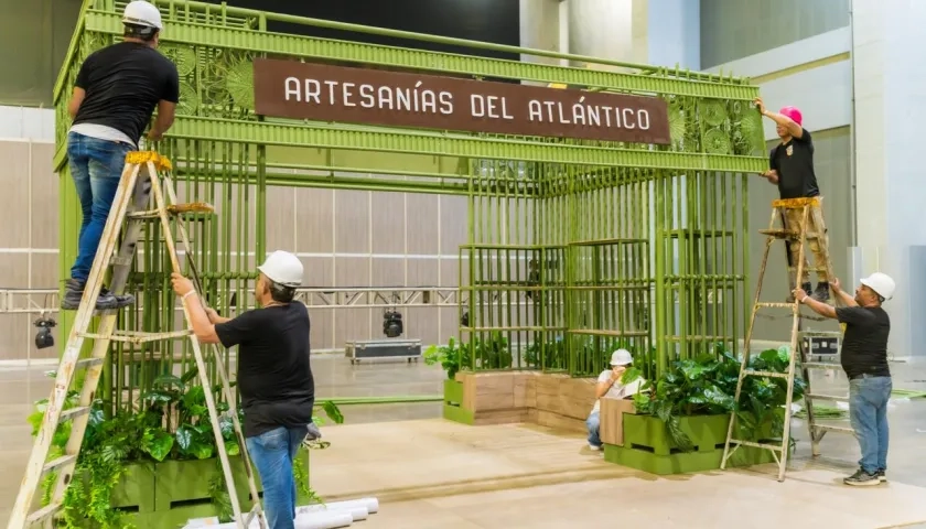El montaje para la Feria se realiza en el Puerta de Oro. 