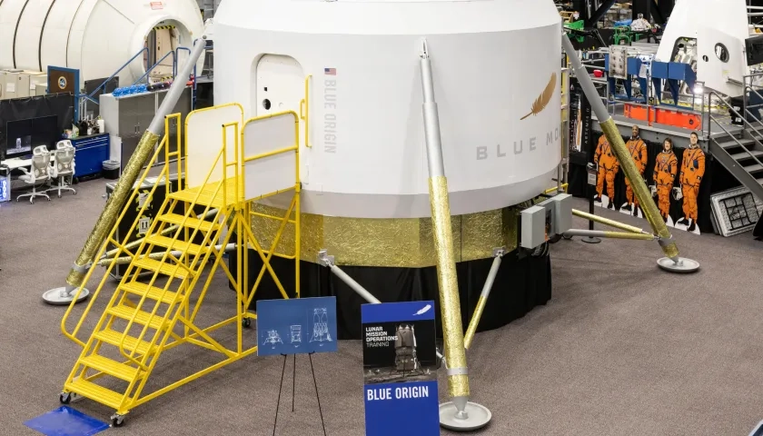 Prototipo a escala real de la cabina de la tripulación del módulo de aterrizaje Blue Moon Mark 2 de Blue Origin.
