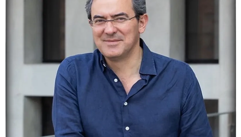 El escritor Juan Gabriel Vásquez habló sobre el impacto de las redes sociales en la literatura.
