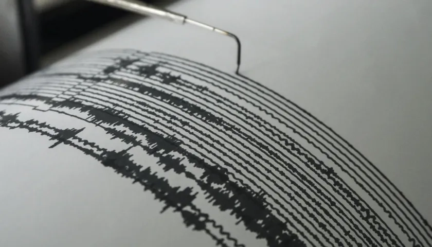 Imagen de archivo de un sismógrafo registrando actividad sísmica.