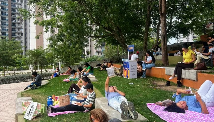 Actividad de 'The good book' en el parque Realismo Mágico. 