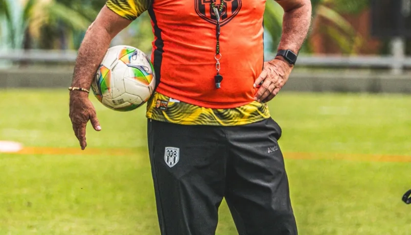 Alberto Suárez, técnico del Envigado. 