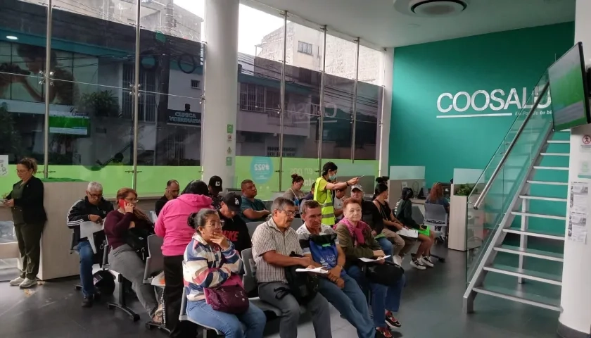Sede de atención de Coosalud EPS. 