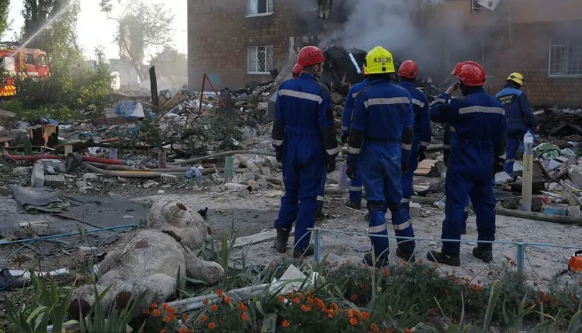 Doble atentado a vehículo de misión humanitaria en Ucrania.