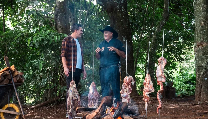 La carne a la llanera es uno de los platos que explora el documental. 