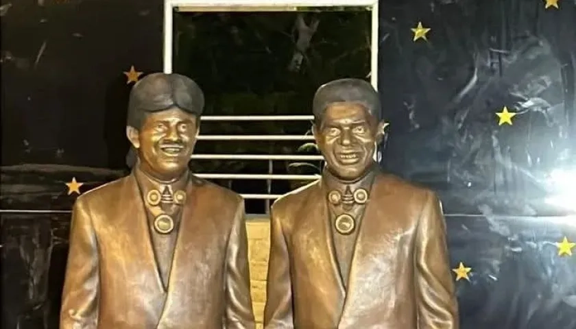 Esculturas en homenaje a Rafael Orozco e Israel Romero. 