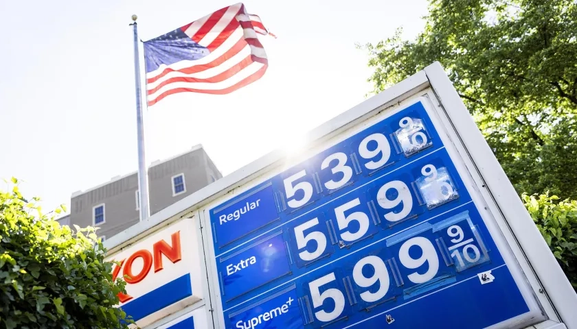 Precios de la gasolina en una estación de servicio en Washington. Imagen de referencia