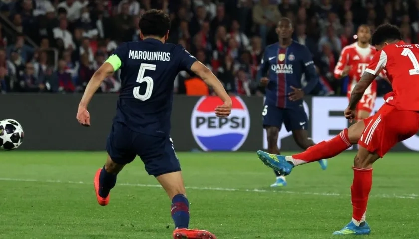 El remate de Luis Díaz que terminó en gol ante el PSG.