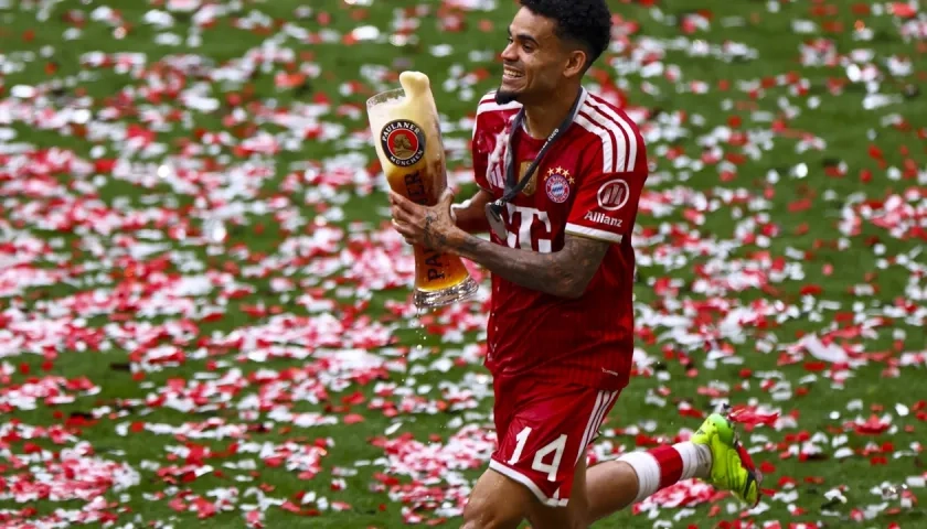 Luis Díaz en la celebración del título de la Bundesliga con el Bayern.