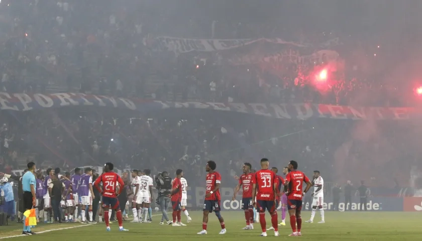 Los desmanes en el Atanasio Girardot en el partido DIM vs. Flamengo.