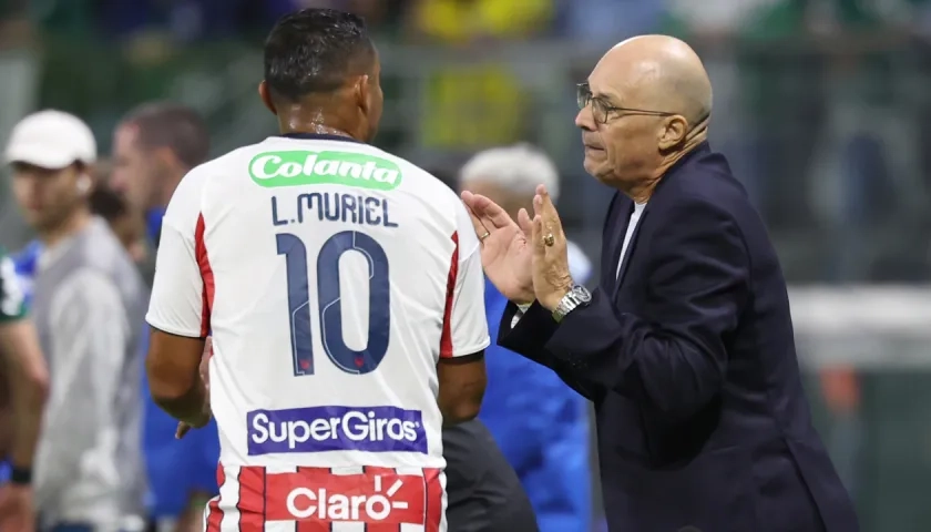 Alfredo Arias, técnico del Junior, con Luis Muriel, principal contratación para 2026.