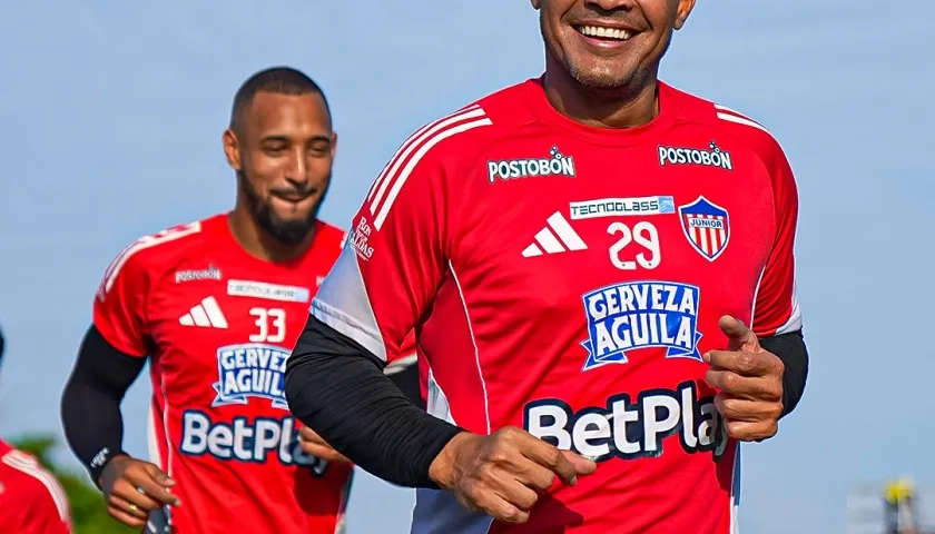 Lucas Monzón y Teófilo Gutiérrez, jugadores del Junior. 