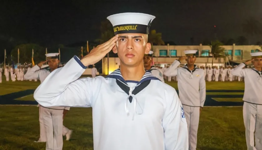 Nuevos suboficiales de la Armada Nacional. 