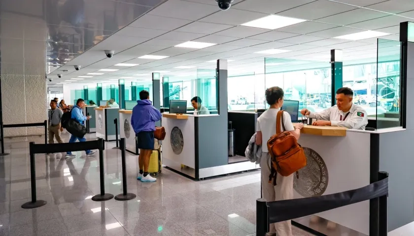 Aeropuerto de Ciudad de México a pocas horas de que inicie el Mundial 2026. 