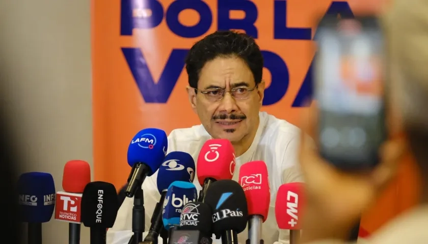 El candidato presidencial Iván Cepeda.