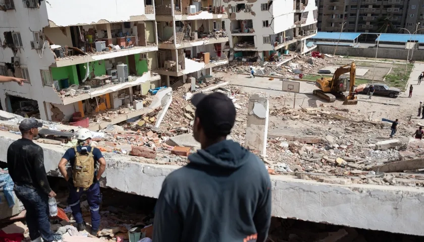 Edificios destruidos por los potentes terremotos del miércoles. 