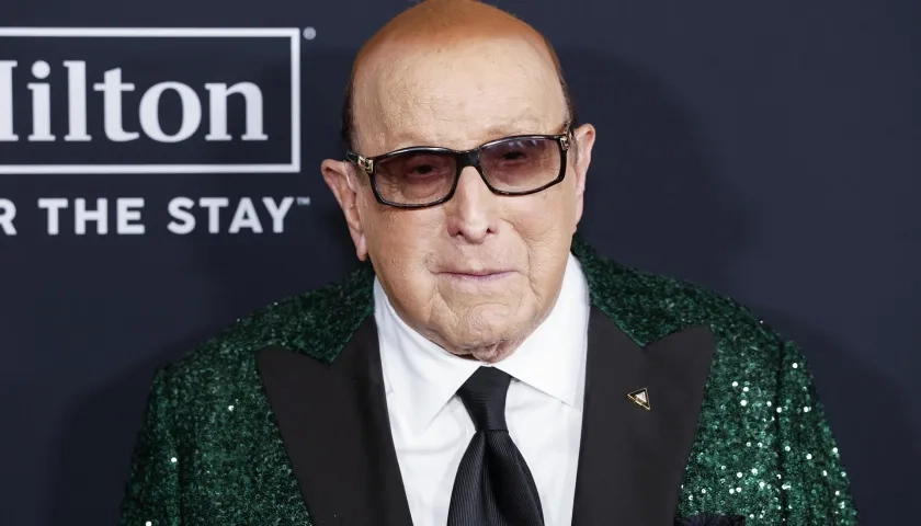 El productor musical Clive Davis.