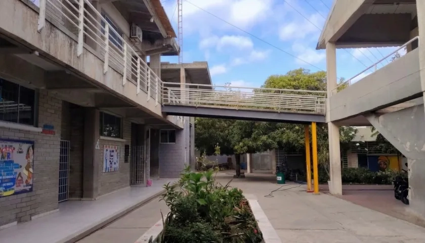 El lugar de la Institución Educativa Distrital Denis Herrera De Villa donde ocurrió la pelea.