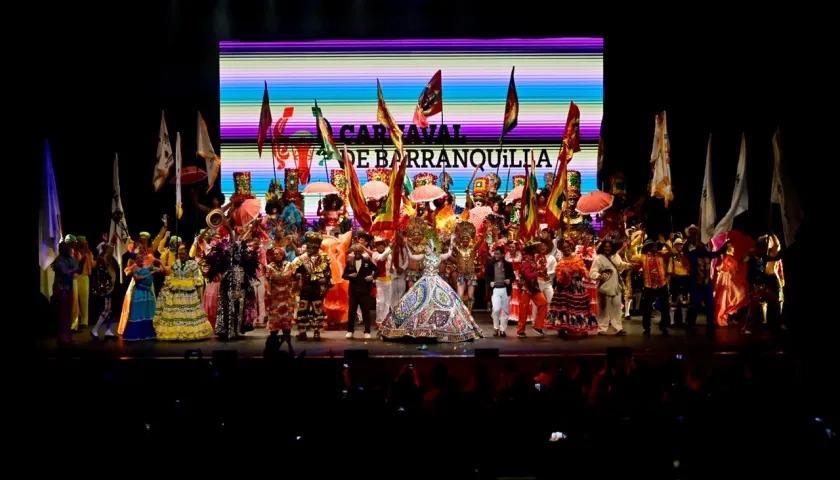 La muestra artística contó con la participación de 120 hacedores de la fiesta.