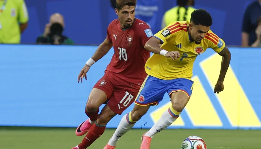 Luis Díaz ante la marca portuguesa.