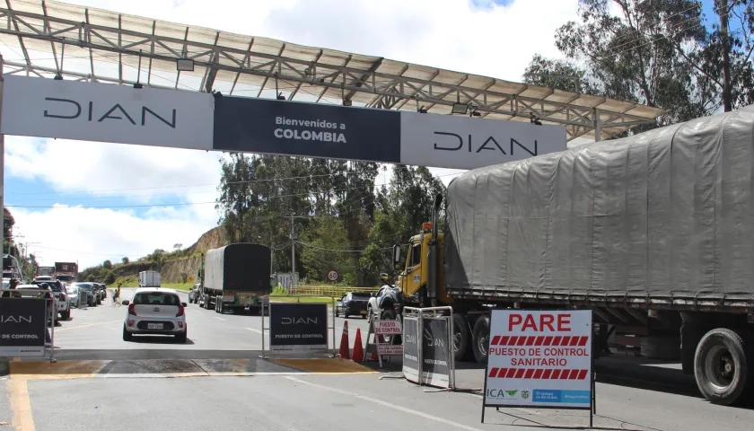 Paso fronterizo entre Colombia y Ecuador