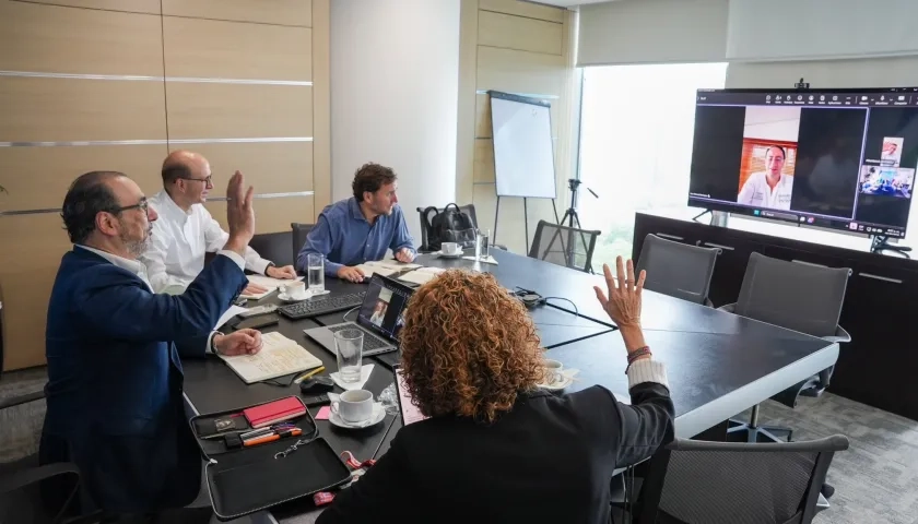 Reunión del presidente del CAF con José Manuel Restrepo.