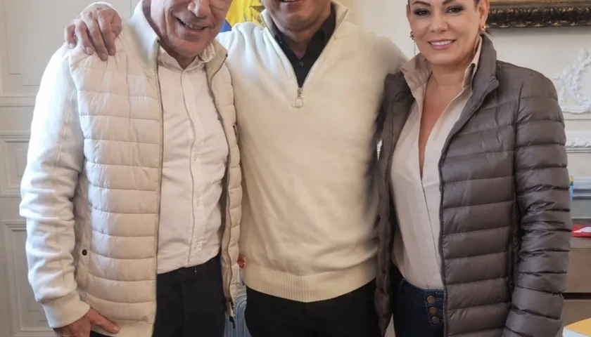 Roy Barreras, Gustavo Petro y Gloria Arizabaleta.