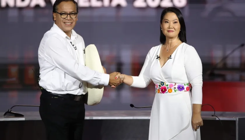 Los candidatos Roberto Sánchez y Keiko Fujimori.