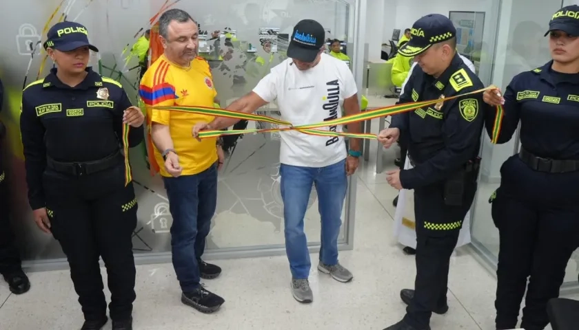 El alcalde Alejandro Char inaugurando el Centro Local de Análisis Criminal. 