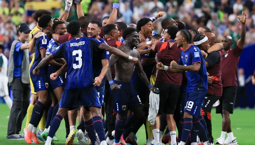 Jugadores de Cabo Verde celebran su clasificación a dieciseisavos de final. 