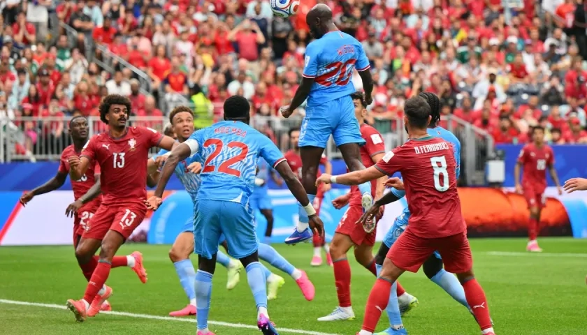 El cabezazo de Yoane Wissa que le dio el empate a Congo ante Portugal.