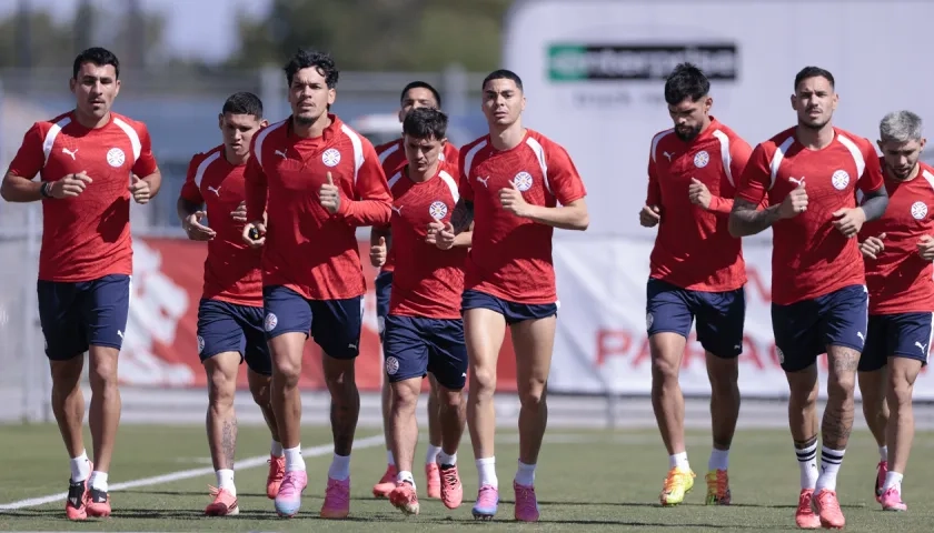 Integrantes de la selección paraguaya durante un entrenamiento. 