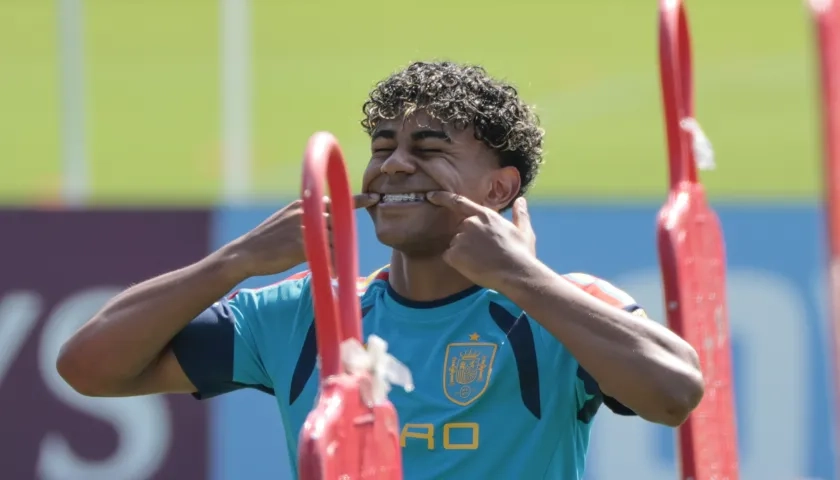 Lamine Yamal, delantero de la selección española. 