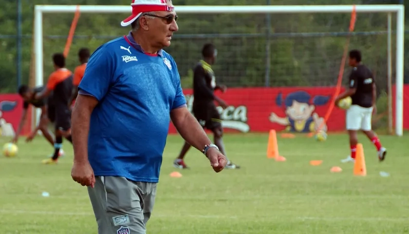Miguel Ángel 'Zurdo' López, técnico campeón con Junior en 2004.