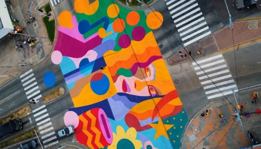 Una de las tres obras de arte urbano en la Avenida Shakira.