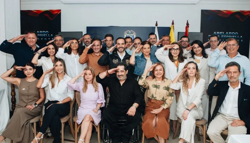 El Presidente electo Abelardo De La Espriella con su gabinete.