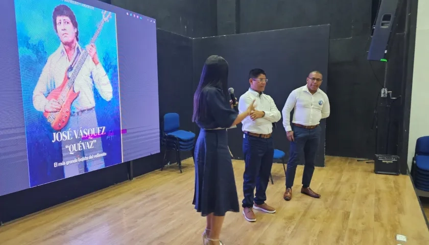Alcides Romero durante la presentación del libro en Valledupar.