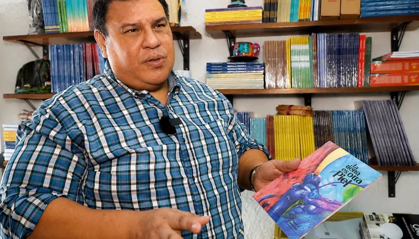 Alfonso Ávila, director de SantaBárbara Editores.