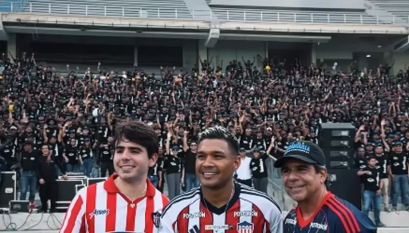 (Izq. a Der.) Alejandro Jr. Char; Teófilo Gutiérrez; Alejandro Char, alcalde de Barranquilla. 