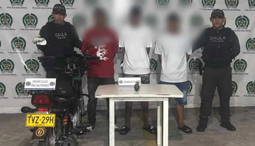 Tres de los ocho capturados en los operativos. 