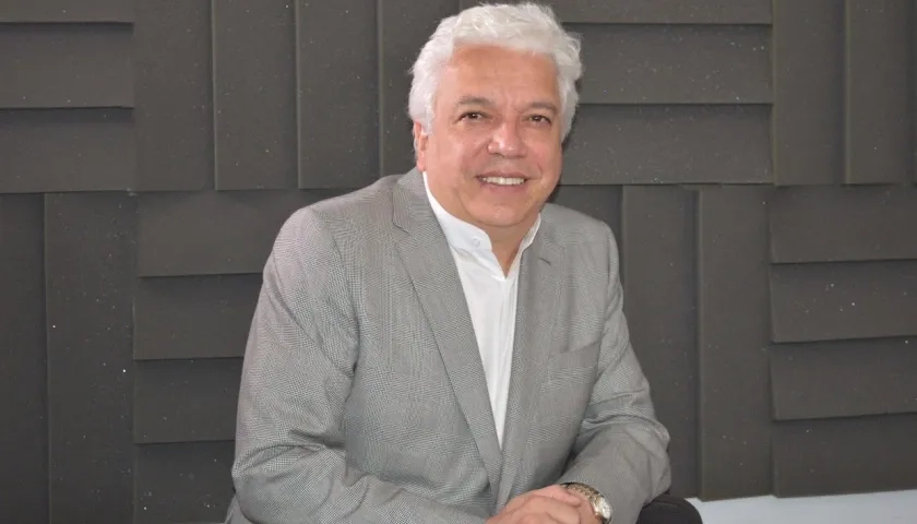 Carlos Alonso Lucio, líder del empalme del próximo Gobierno 