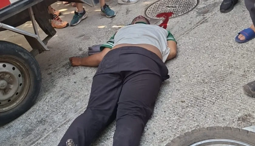El joven quedó muerto en el lugar de los hechos. 