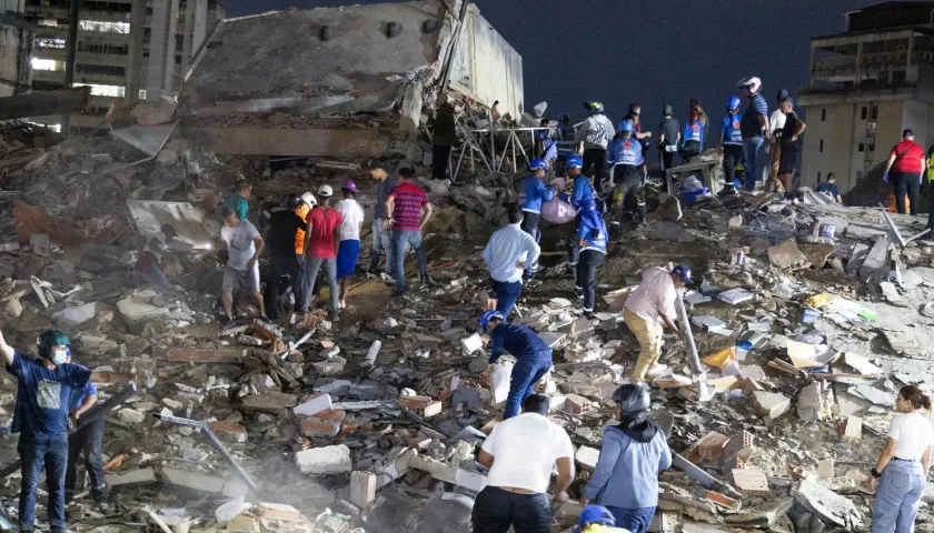 Edificios destruidos por el doble terremoto. 