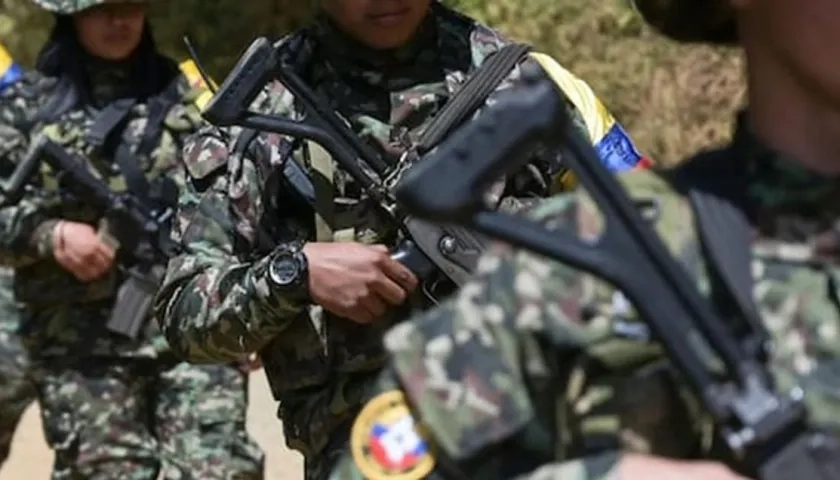 Estas dos personas fueron capturadas cuando se movilizaban en una motocicleta.