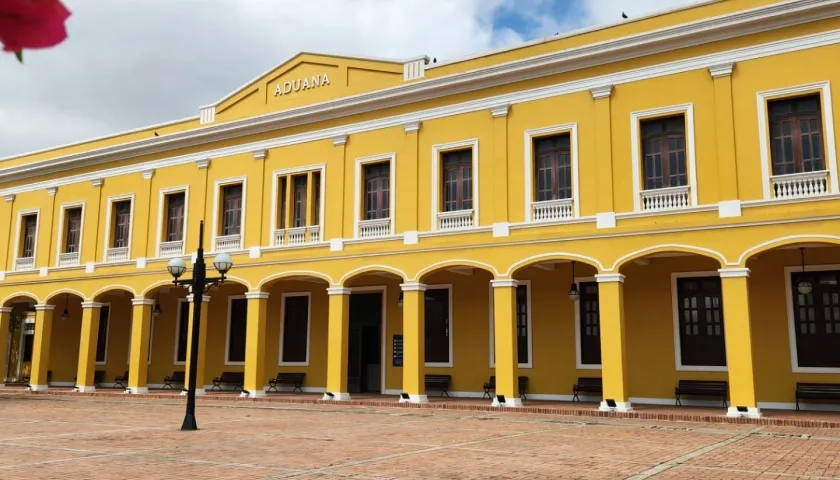 Los conversatorios se realizarán en el edificio de la Aduana.