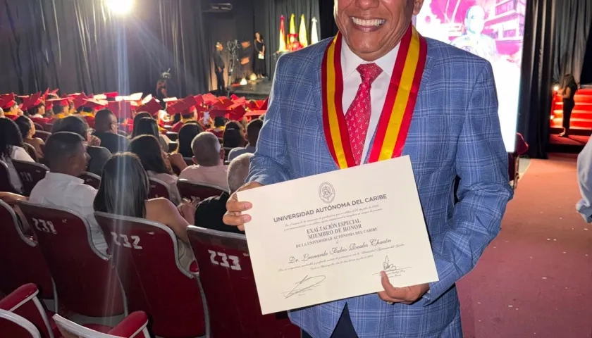 Leonardo Reales en el homenaje de reconocimiento