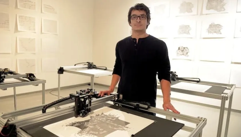 El artista colombiano, Paolo Almario.