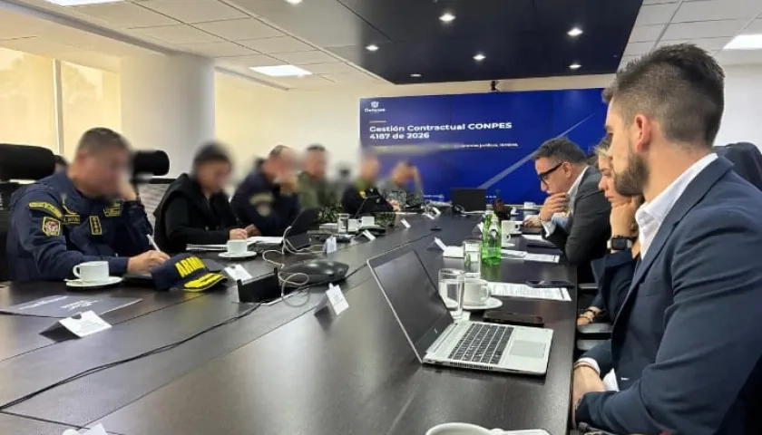 Reunión de inspección con Ministerio de Defensa.